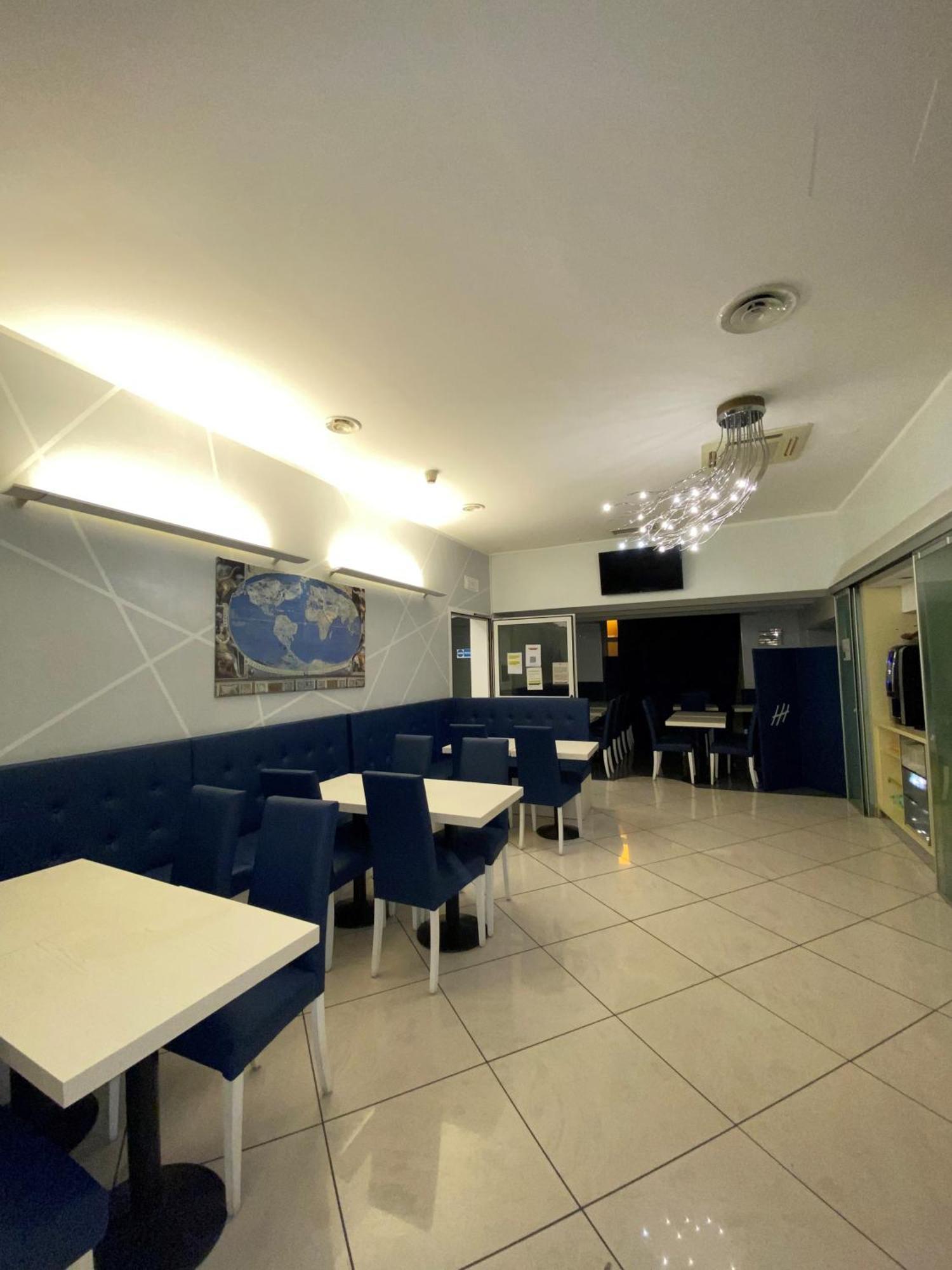 Hotel Holiday- Alla Finestrella Bologne Extérieur photo