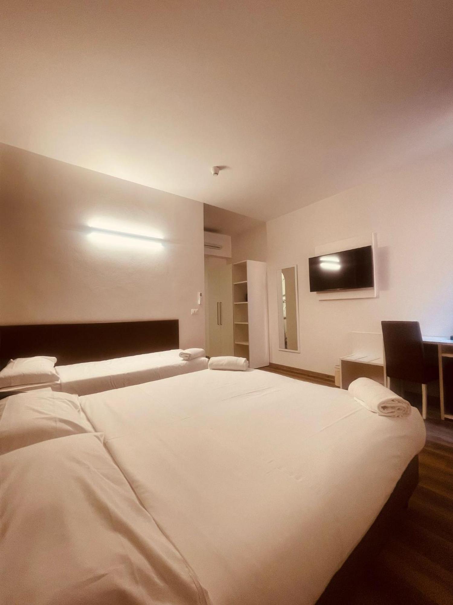 Hotel Holiday- Alla Finestrella Bologne Extérieur photo