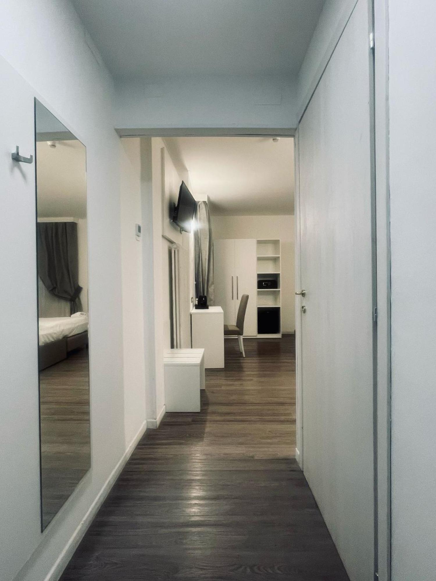 Hotel Holiday- Alla Finestrella Bologne Extérieur photo