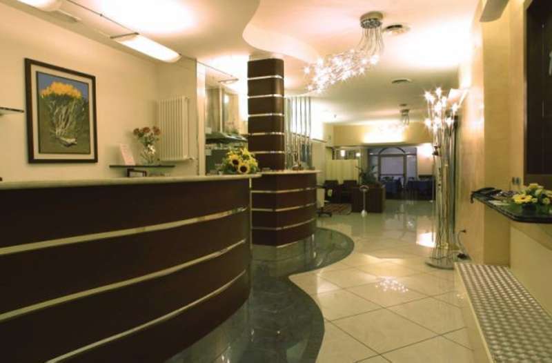 Hotel Holiday- Alla Finestrella Bologne Extérieur photo